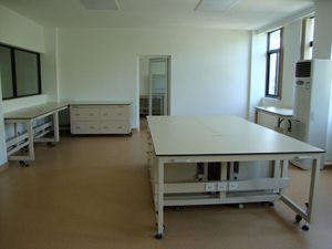 全鋼可移動實驗工作台