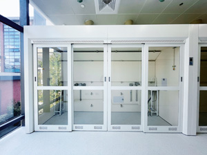 全鋼走入（rù）式通風櫃（移（yí）門）